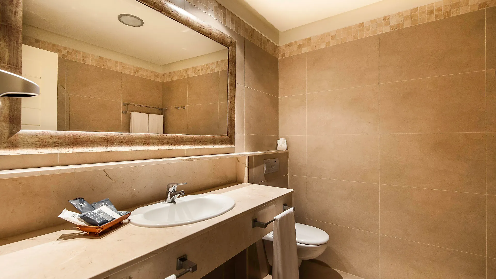 Kn Hotel Arenas Del Mar Adults Only El Medano  Spain